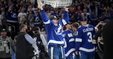 lightning-strikes-twice:-tampa-bay-repeats-as-stanley-cup-champion-–-cbs-miami