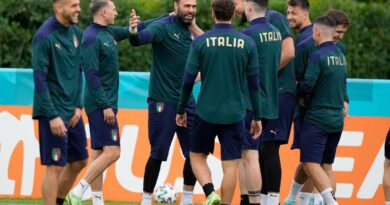 mancini-has-italy-smiling-again-after-the-team’s-darkest-day-–-miami-herald