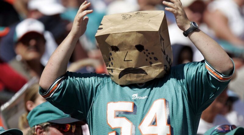 the-miami-dolphins-hall-of-shame:-5-initial-inductees-–-phin-phanitic