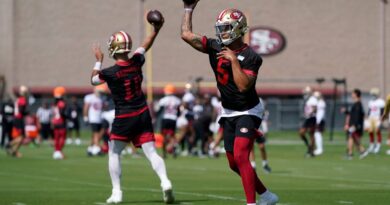 garoppolo-not-concerned-with-qb-controversy,-will-help-lance-–-miami-herald