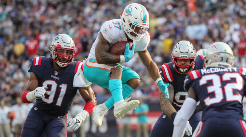 dolphins-running-back-myles-gaskin-outlines-the-dynamic-within-the-miami-rb-room-–-miami-herald