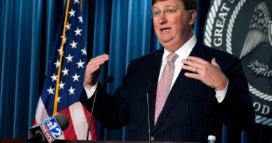 mississippi-gov.-tate-reeves-attacks-vaccine-mandates,-downplays-state’s-high-death-toll-–-usa-today
