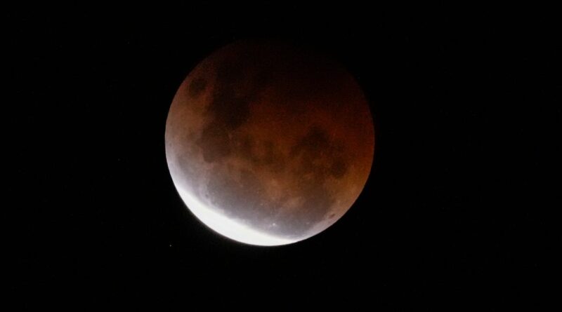 longest-partial-lunar-eclipse-in-nearly-600-years-coming-this-week-–-usa-today