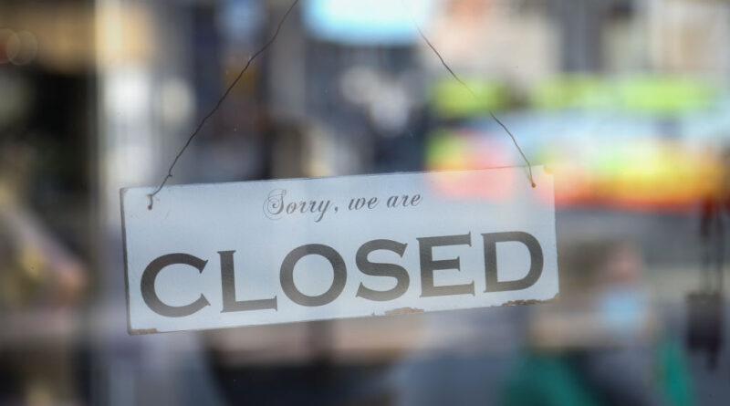 some-businesses-forced-to-temporarily-close,-shorten-hours-due-to-employees-with-covid-19-–-cbs-miami