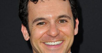 fred-savage-fired-as-‘wonder-years’-director,-producer-after-misconduct-investigation-–-usa-today